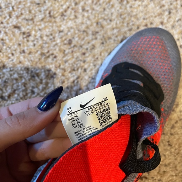 Nike Epic React Flyknit 2 GS - Picture 2 of 5
